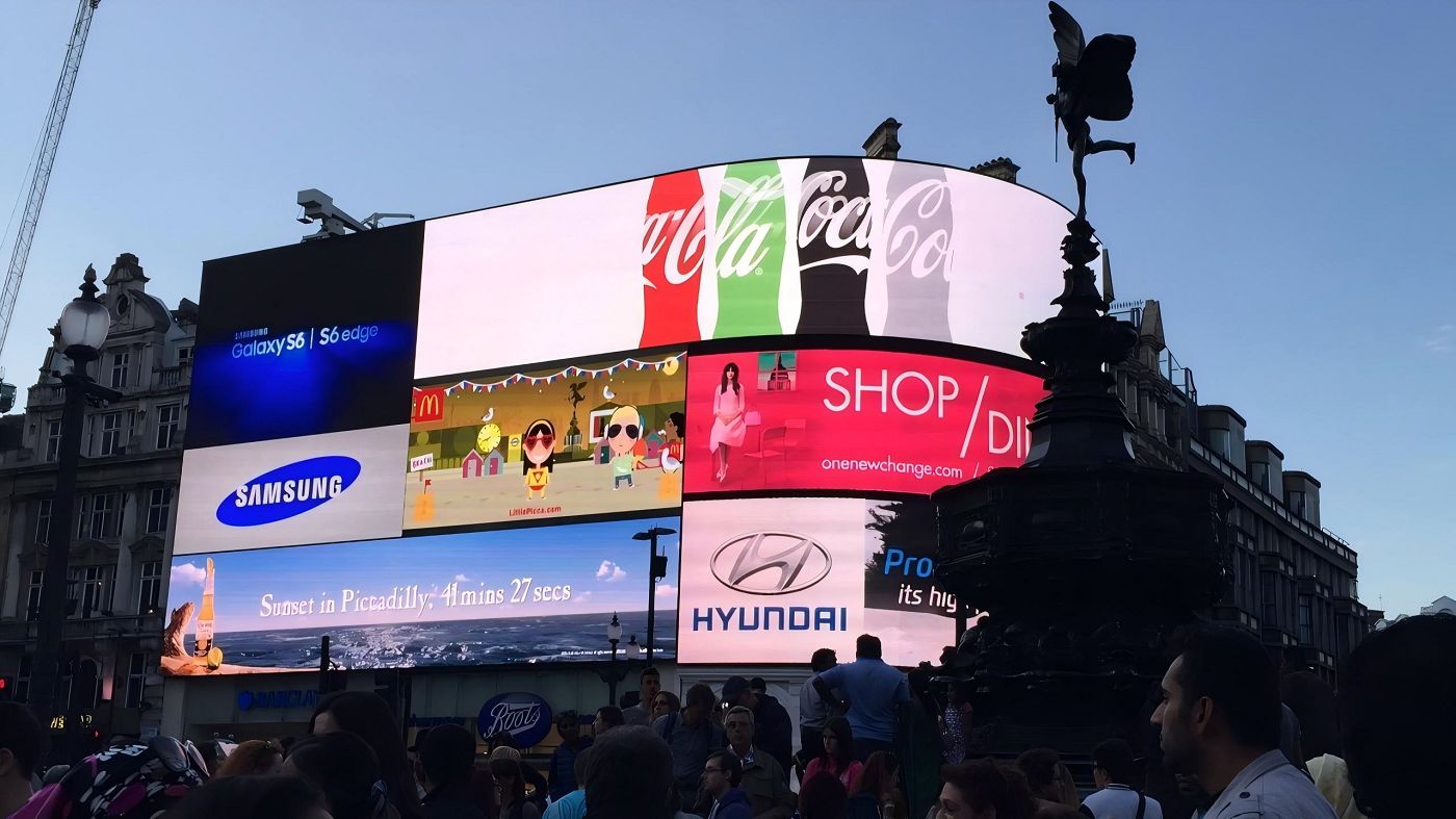 Commercial Display Solutions001